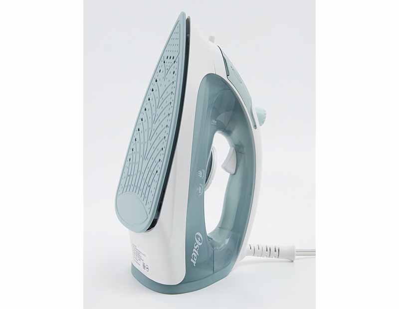 PLANCHA A VAPOR OSTER GCSTBS5002 Compacta color azul